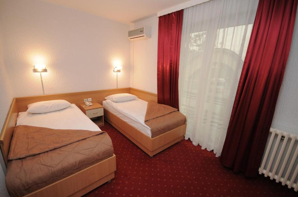 بانيا لوكا Golden Card Motel الغرفة الصورة