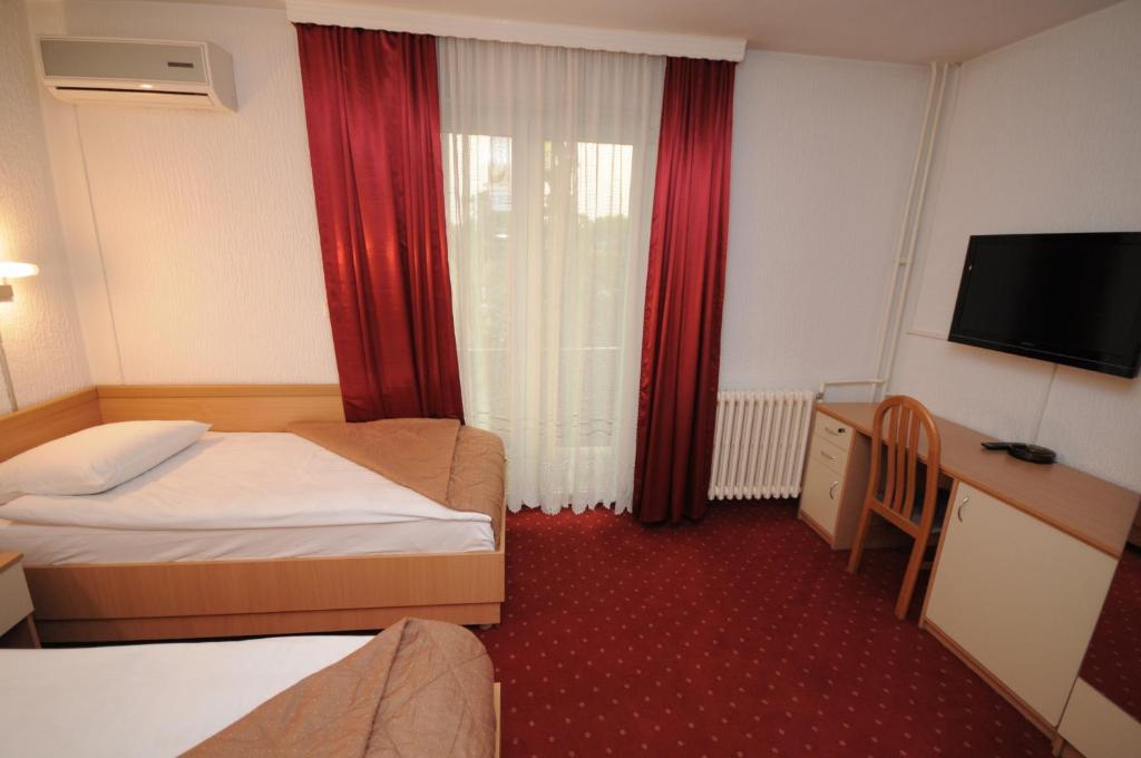 بانيا لوكا Golden Card Motel الغرفة الصورة
